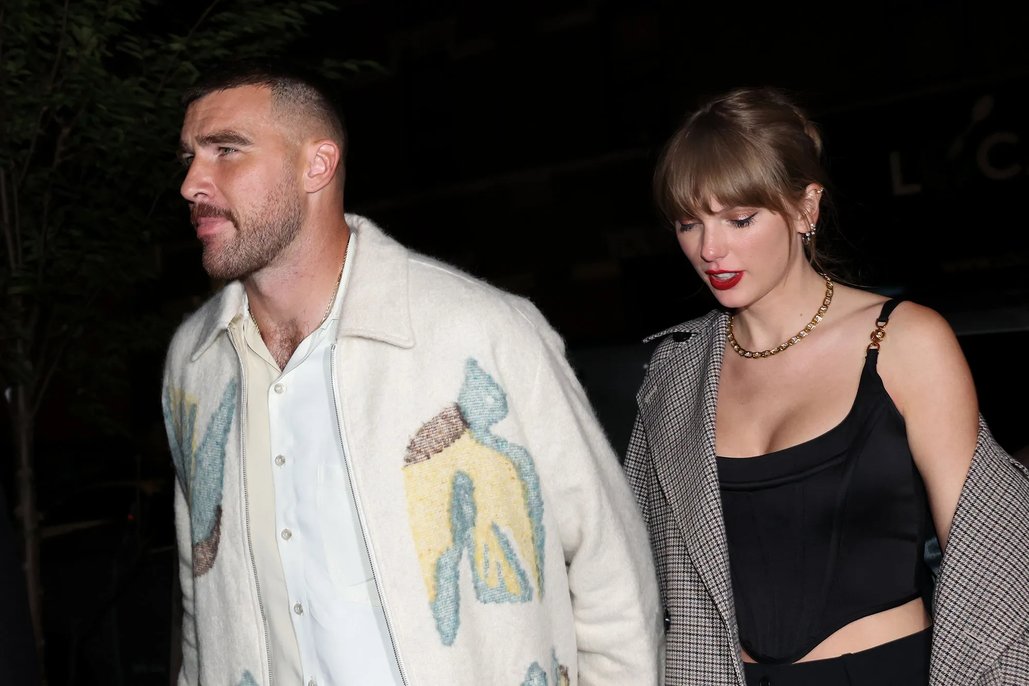 "have never seen anything like that " taylor swift react in massive anger to travis klcee action