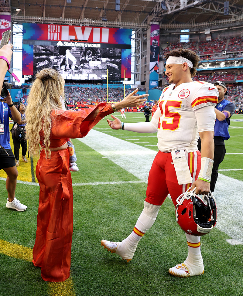 "Moment Brittany gave "Patrick Mahomes  three flower banquet, after the  super bowl.
