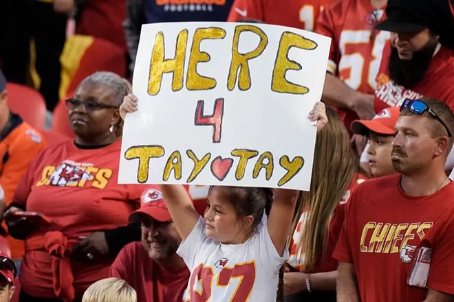 Will Taylor Swift be at Chiefs vs Raiders today to support Travis Kelce?